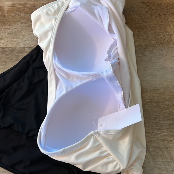 Meet Curve Swimsuit - Picture 4 of 6